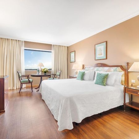 Отель Dom Pedro Lisboa Экстерьер фото A room at the hotel