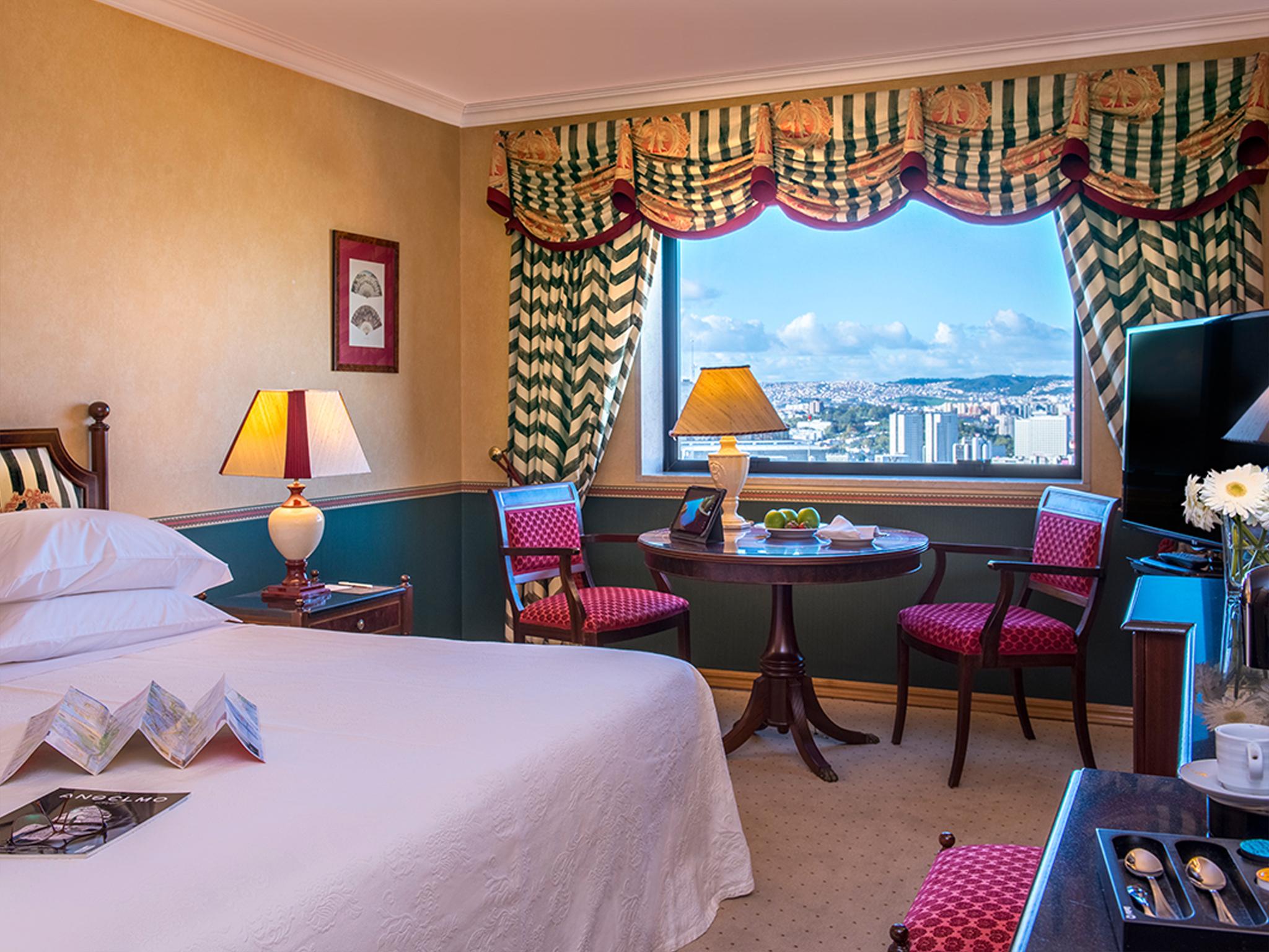 Отель Dom Pedro Lisboa Экстерьер фото A room at the hotel