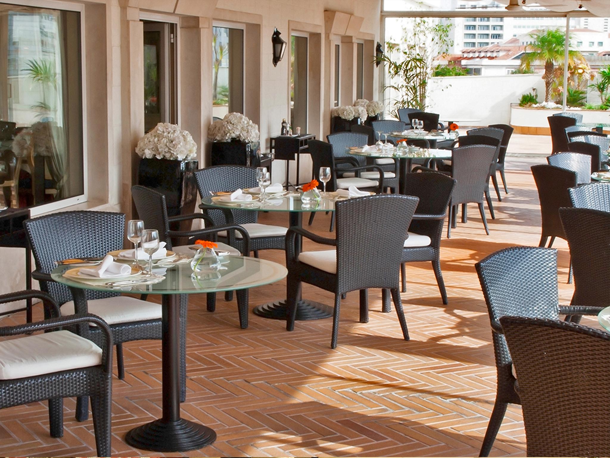 Отель Dom Pedro Lisboa Экстерьер фото The Terrace