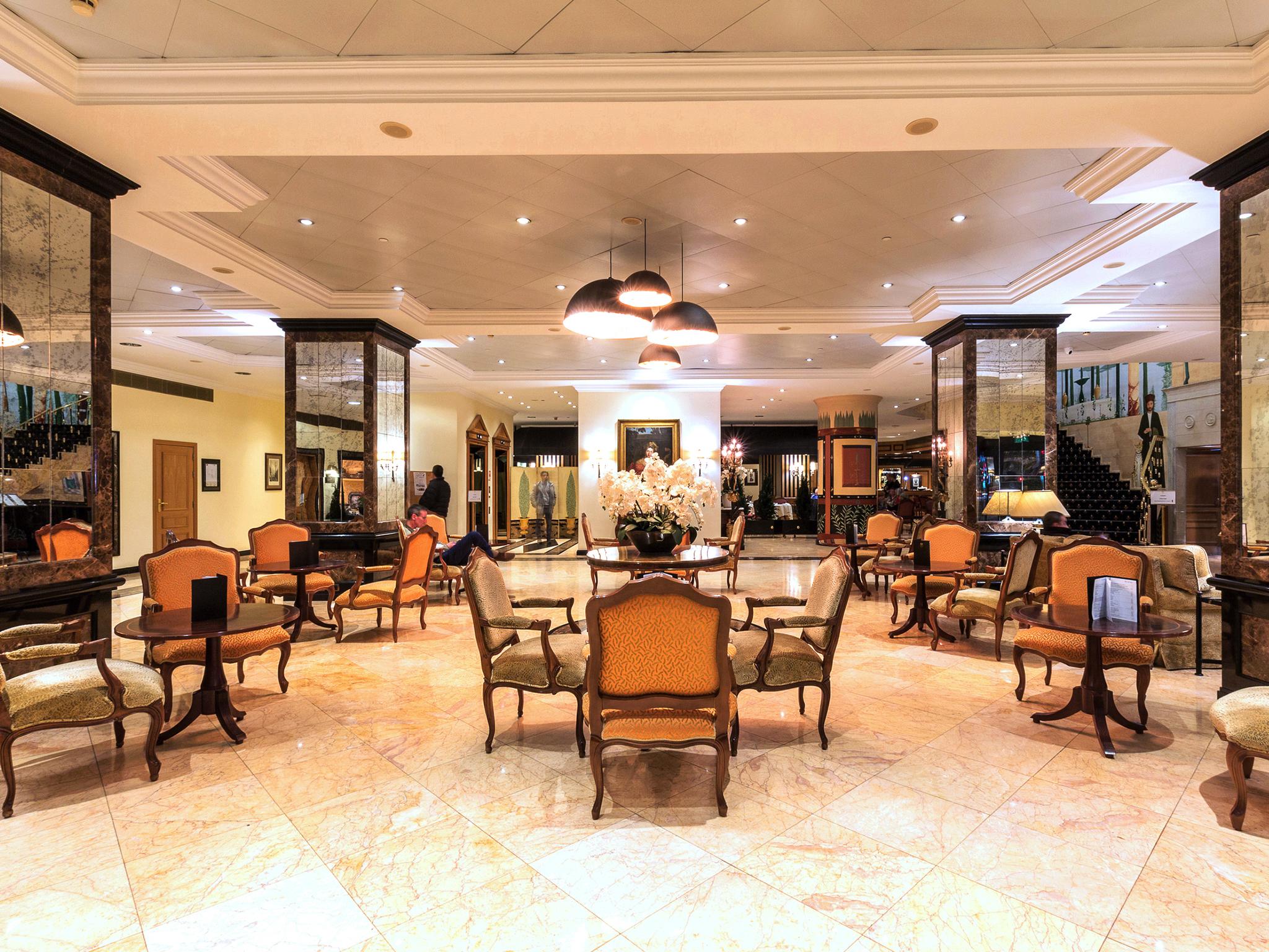 Отель Dom Pedro Lisboa Экстерьер фото The lobby of the hotel