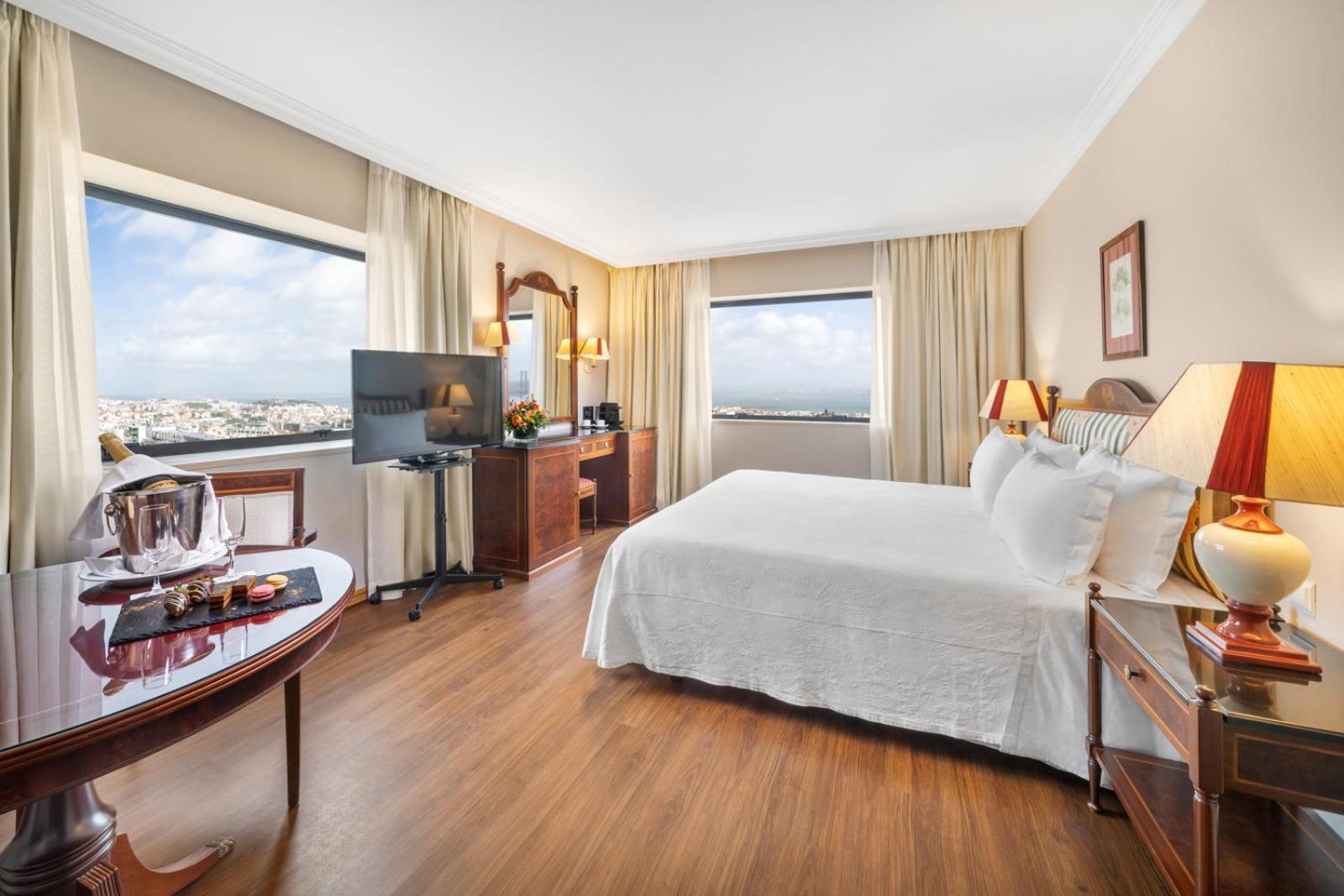 Отель Dom Pedro Lisboa Экстерьер фото Executive Suite