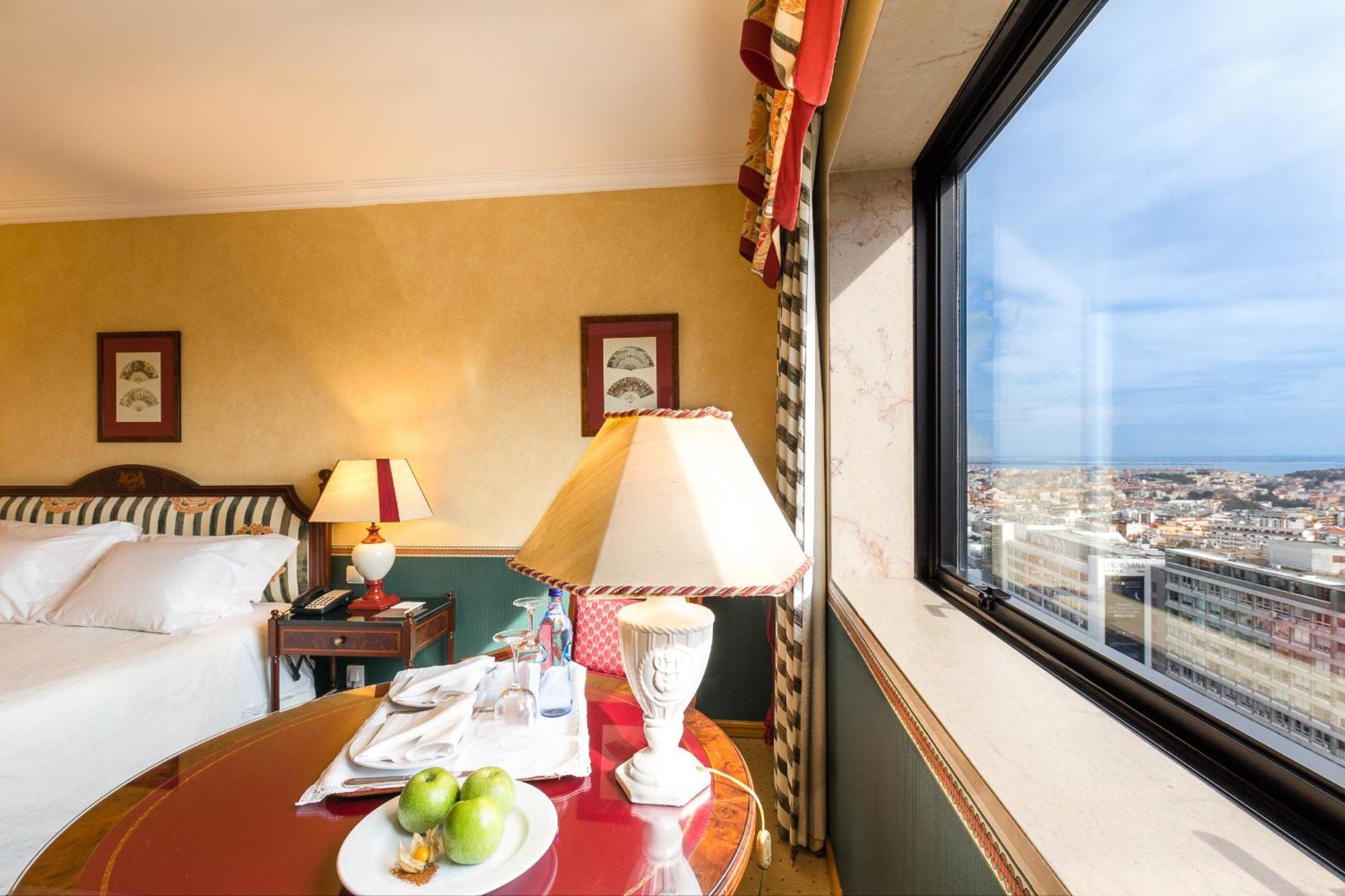 Отель Dom Pedro Lisboa Номер фото A room at the hotel