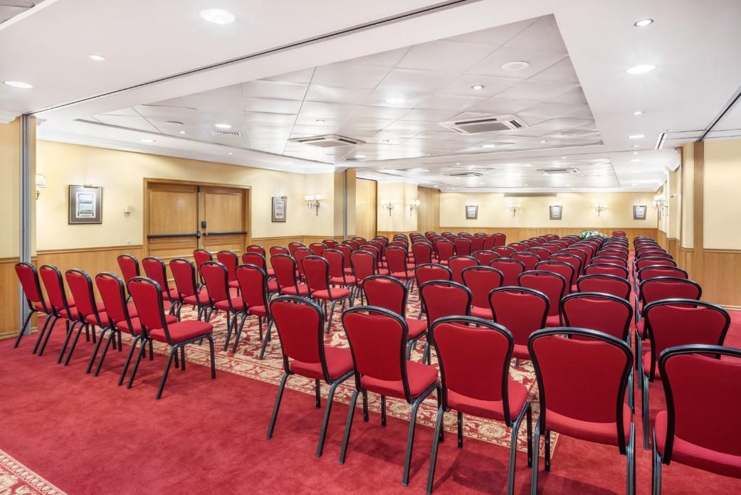 Отель Dom Pedro Lisboa Экстерьер фото The ballroom at the hotel