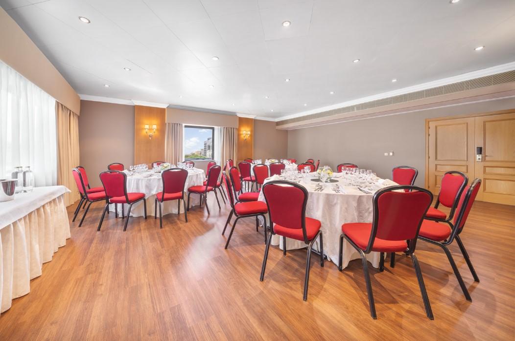 Отель Dom Pedro Lisboa Экстерьер фото Meeting room