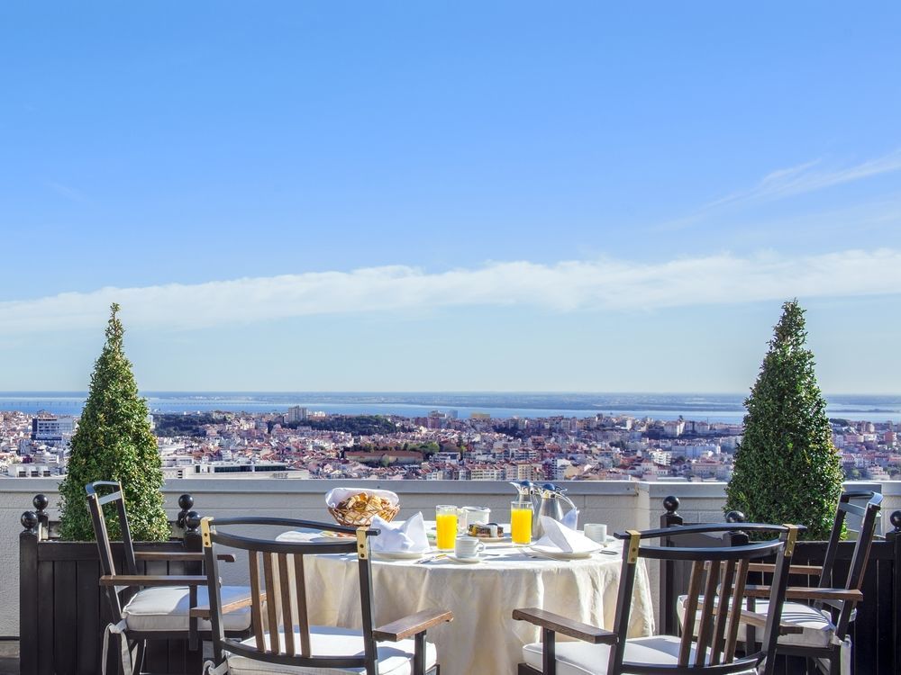 Отель Dom Pedro Lisboa Экстерьер фото View from the hotel